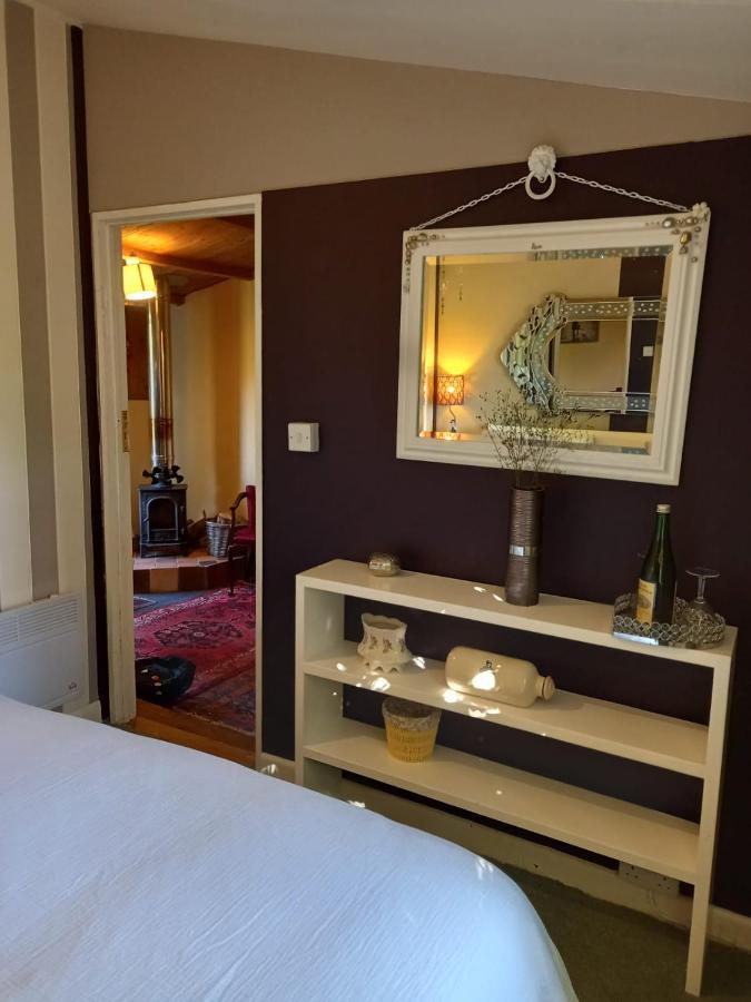 Adorable Hideaway With Log Fire And Incredible Views Bauernhof